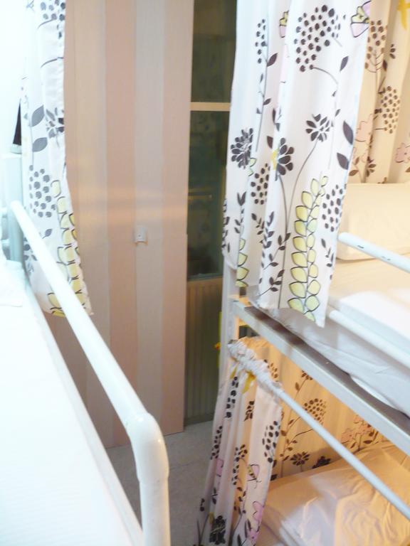 Kamin Bird Hostel Bangkok Phòng bức ảnh